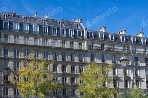 Preview: Paris, typical facade, Montmartre