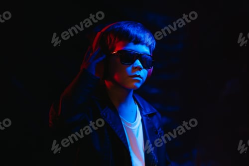 Preview: portrait of a man in neon light (soft light)