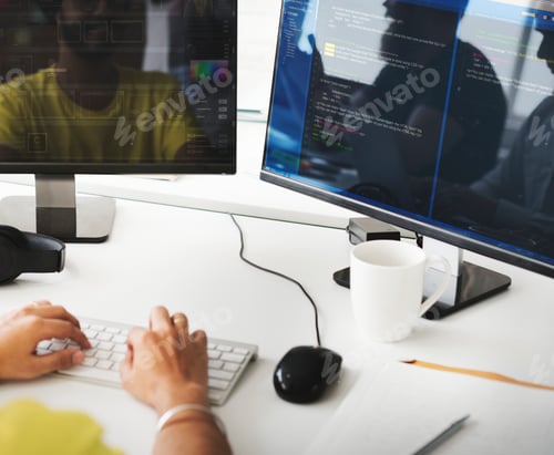 Vista previa: A web developer is writing a program