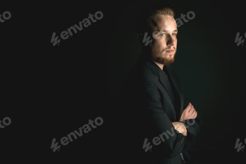 Preview: young bearded fashion man
