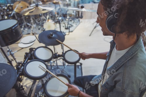 Preview: Man playing electronic drums