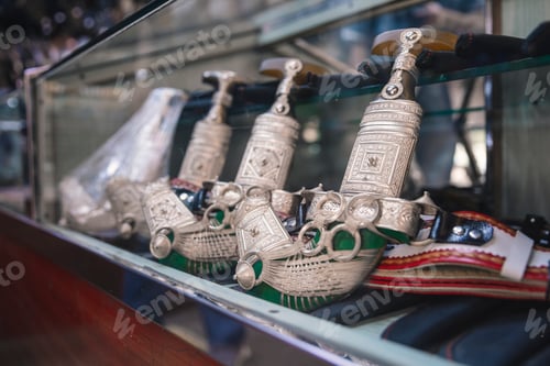 Preview: Omani dagger shop