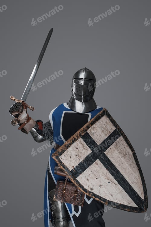 Preview: Medieval knight in active battle pose