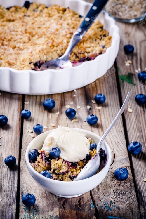Preview: homemade oatmeal blueberry crumble with ice cream
