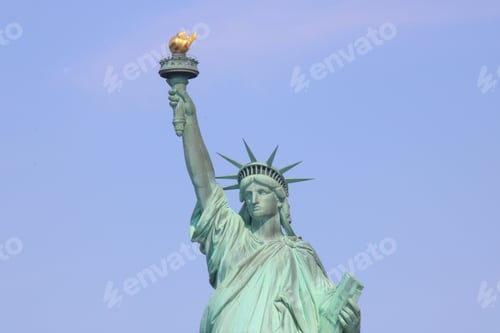 Preview: Statue of Liberty against a clear sky