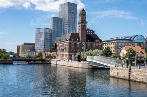 Preview: Old and modern buildings