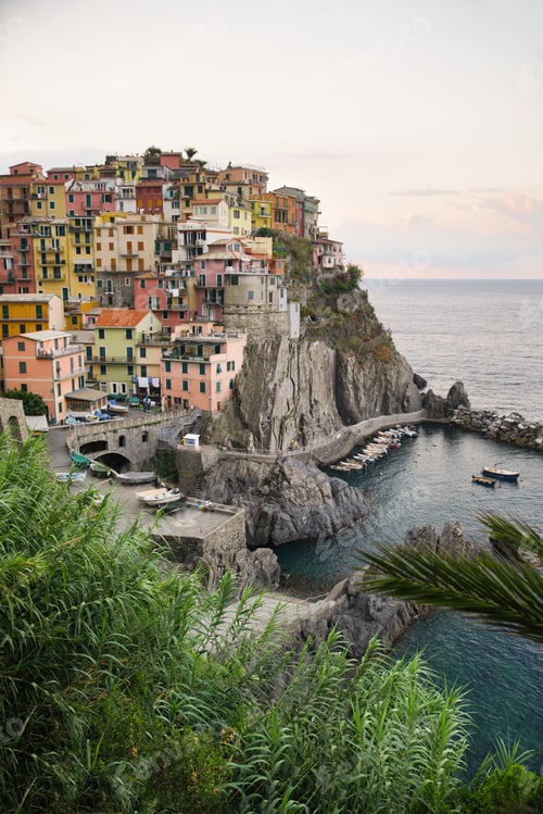 Preview: View of Manarola at sunset in Italy