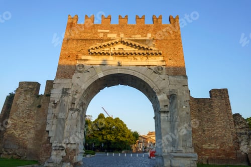 Preview: Rimini: Roman arch of Augusto
