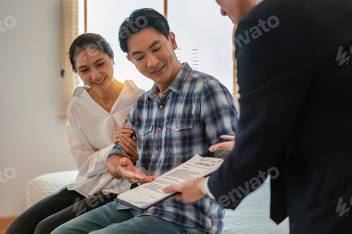 Preview: Real estate broker agent presenting and consult to couples