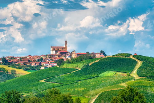 Preview: Grana Monferrato village with Monferrato vineyards, Piedmont, Italy