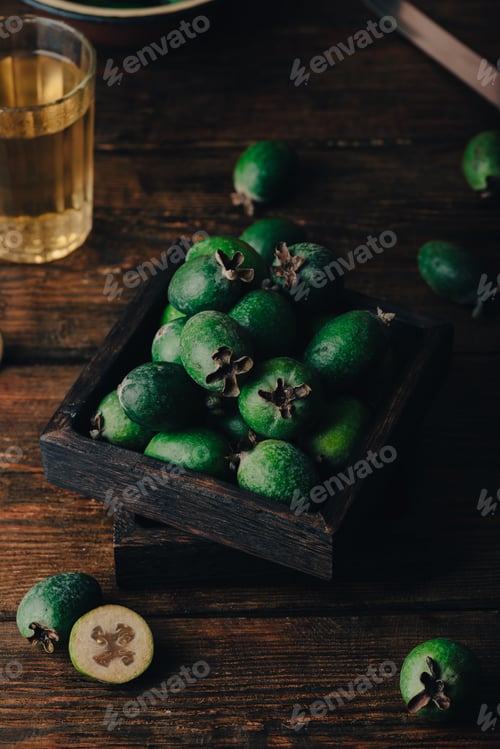 Preview: Feijoa fruit in a rustic wooden box