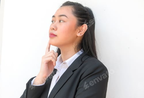 Preview: Young Asian woman