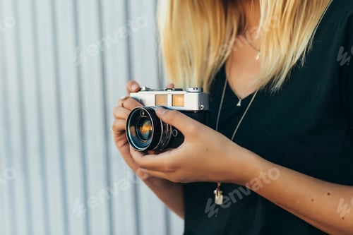 Preview: Portraits of a blonde young woman