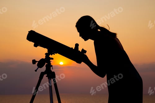 Preview: the Beautiful Women Silhouette and wonderful sky