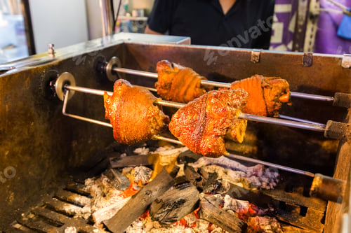 Preview: Grill pork legs in the street market