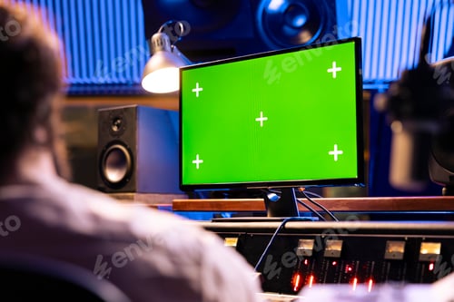 Preview: Singer and expert mixing and processing music for a new album