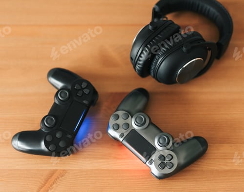 Preview: Gamepads on the table