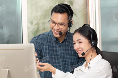 Preview: Call Center Team Collaborating on Customer Support