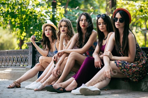 Preview: five beautiful young girls