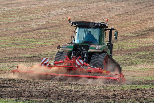Preview: Tractor pulling a Ridged Roller - Yorkshire - England