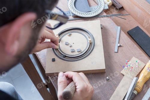 Preview: luthier hands