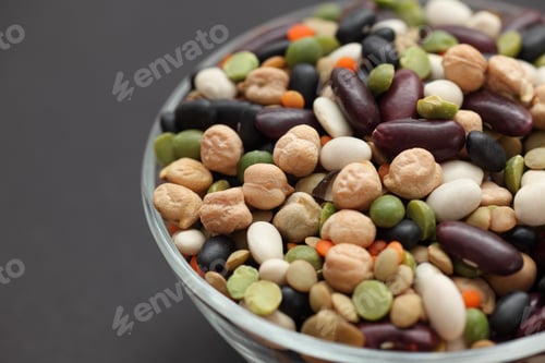 Preview: Mixed beans in a glass bowl