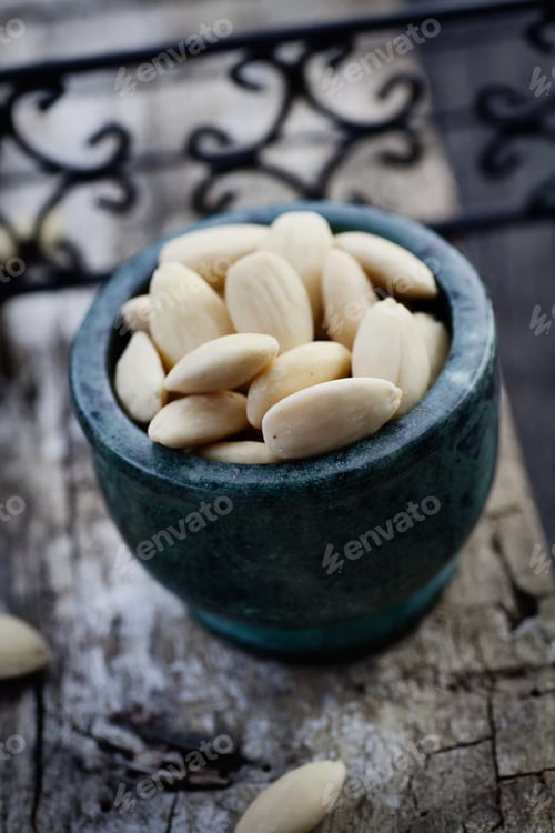 Preview: Almonds