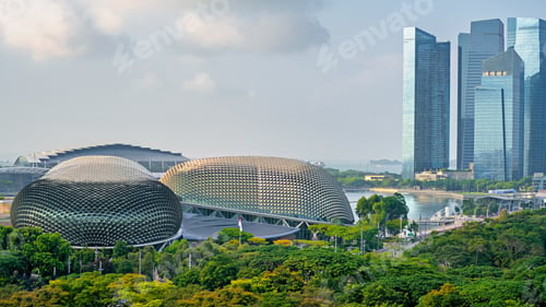 Preview: Scenic view of the modern cityscape of Singapore with skyscrapers