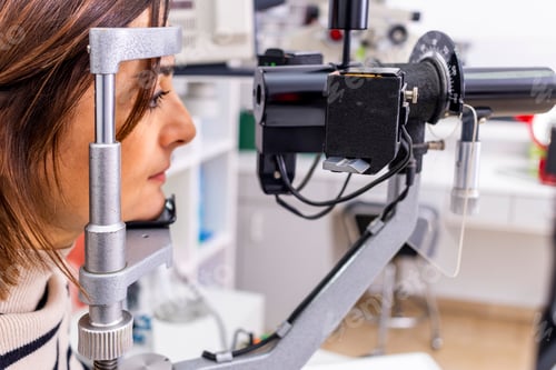 Preview: Young woman at her eye check-up examination