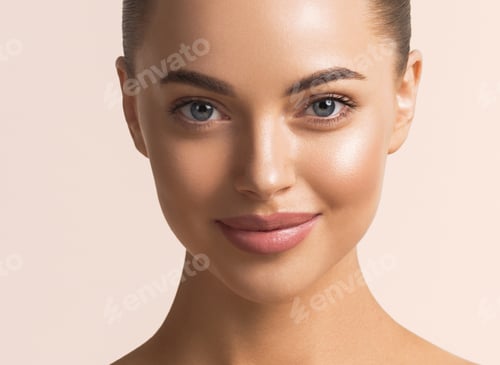 Preview: Young woman natural healthy fresh tanned skin