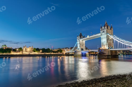 Preview: The Tower Bridge and the Tower of London