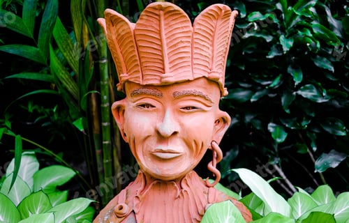 Preview: Clay face in the garden
