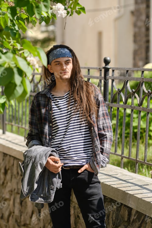 Preview: Casual urban portrait of young man