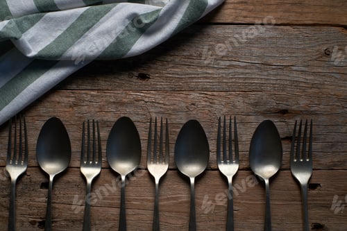 Preview: Old spoons and forks