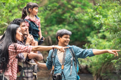 Preview: CAMPING FAMILY