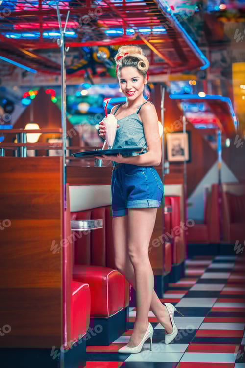 Preview: Waitress in cafe