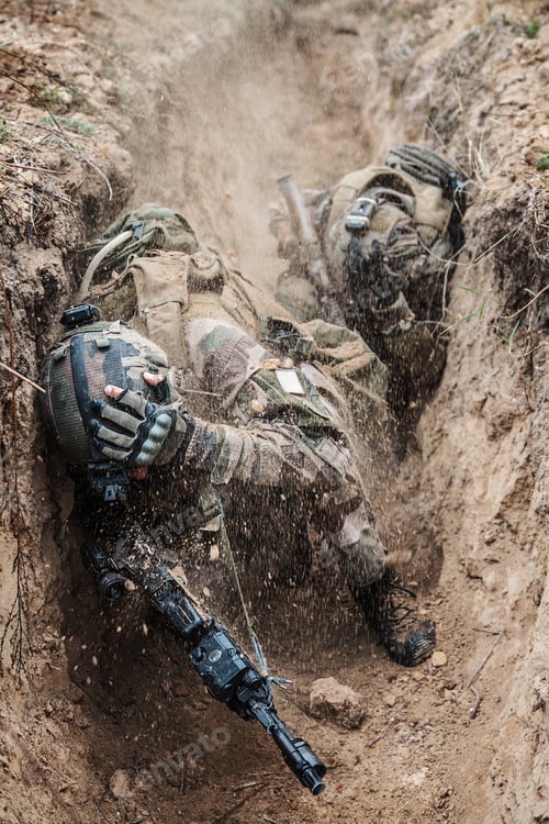Preview: french paratroopers in action