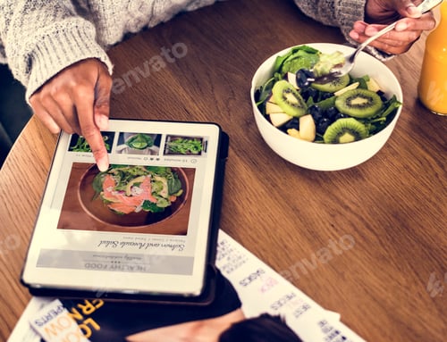 Preview: Woman looking for healthy food online
