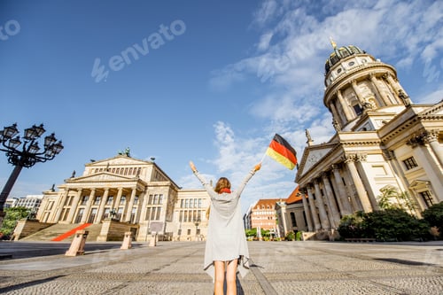 Preview: Woman traveling in Berlin