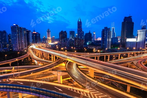 Preview: traffic through modern city