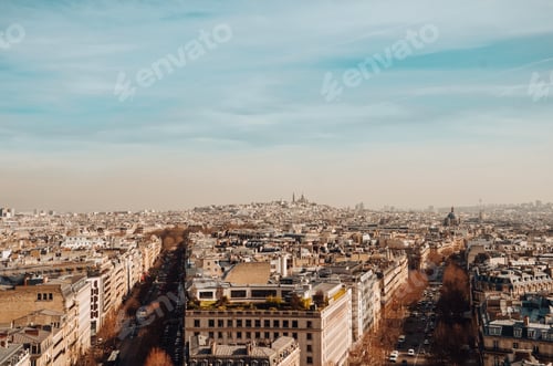 Preview: High angle shot of the beautiful buildings and streets captured in Paris, France