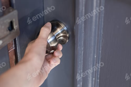 Preview: Entry to a home