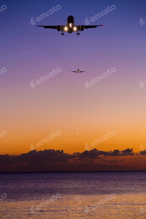 Preview: Airplane gliding
