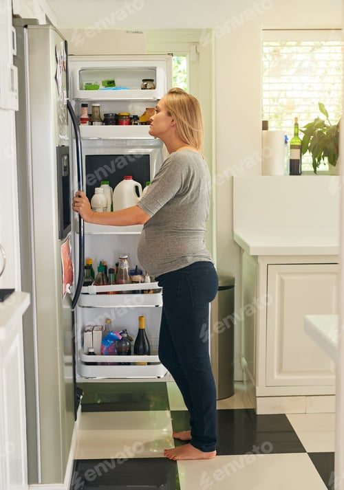 Preview: Meal time for mommy and mini