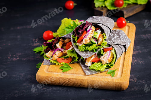 Preview: Tortilla with added ink cuttlefish wraps with chicken and vegetables