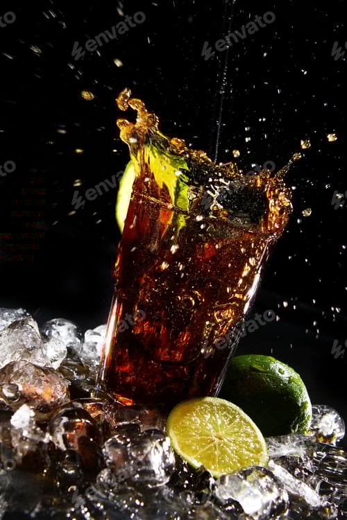 Preview: Fresh cola drink with green lime