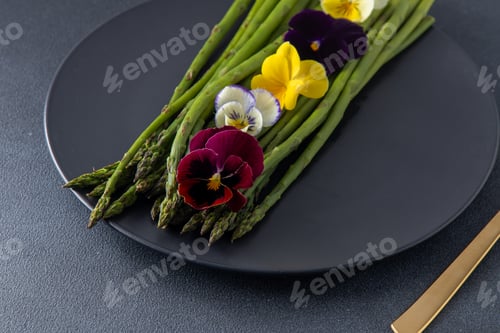Preview: Bunch of green asparagus