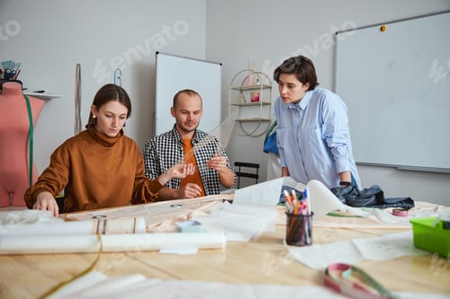 Preview: Serious teamwork during the process of measurement and calculations