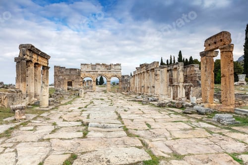 Preview: Ruins of the Roman theater in Hierapolis