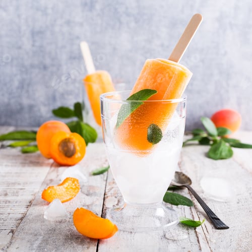 Preview: Homemade apricot popsicles